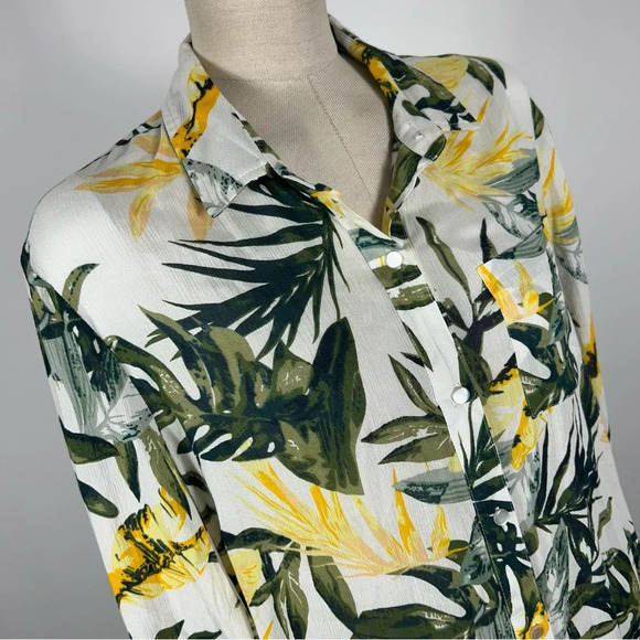 ❤️ Charlie Paige Floral top M - Picture 4 of 13